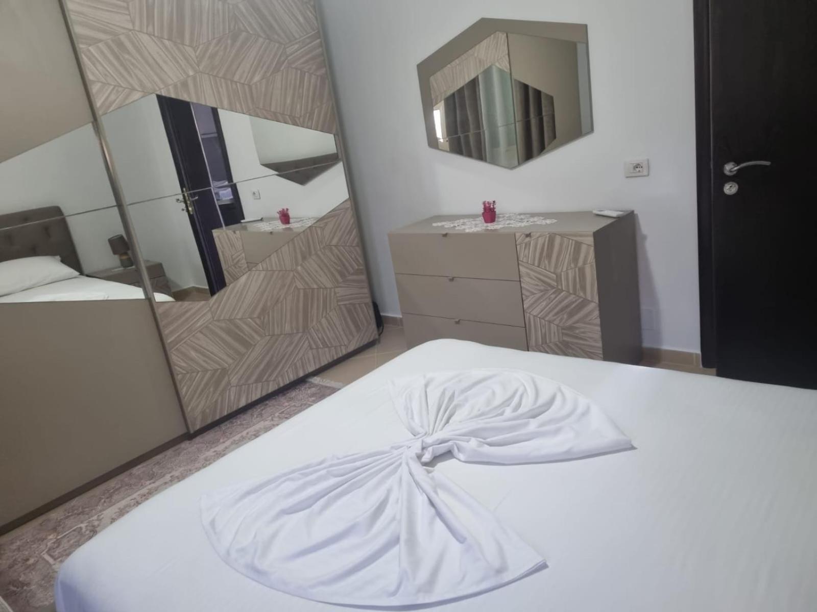 Vila Megi-Rent Room Vlorë Esterno foto