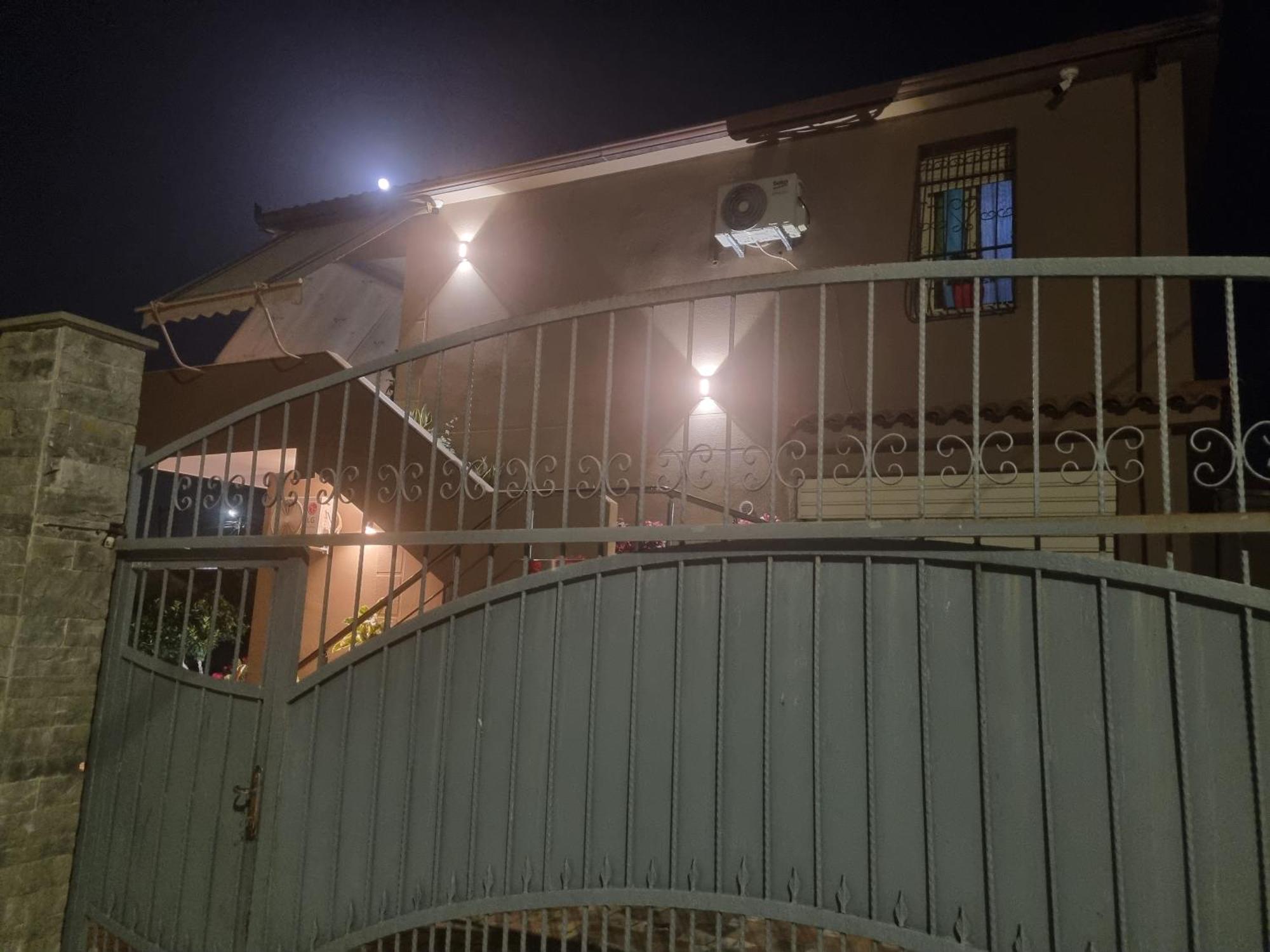 Vila Megi-Rent Room Vlorë Esterno foto