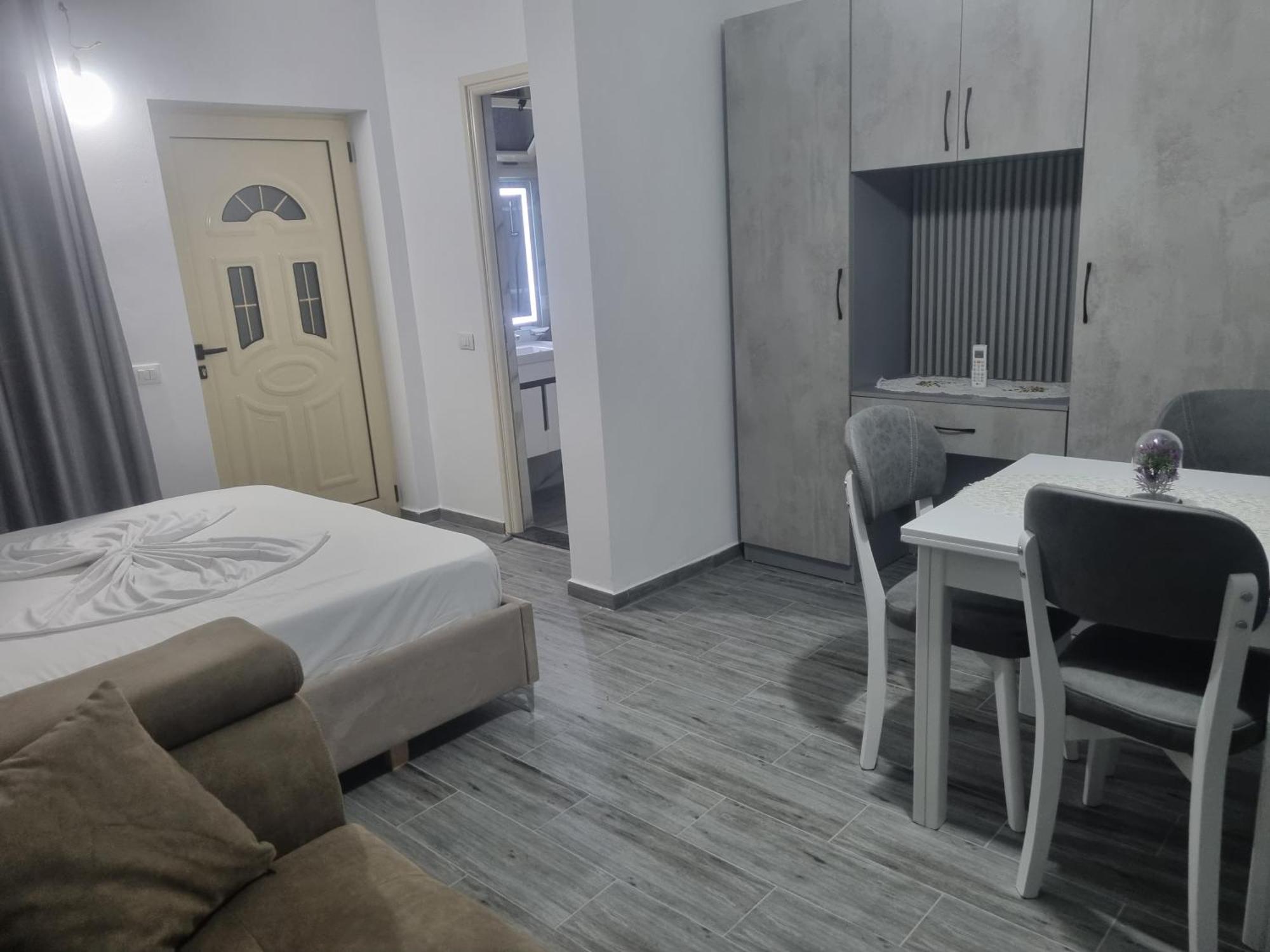 Vila Megi-Rent Room Vlorë Esterno foto