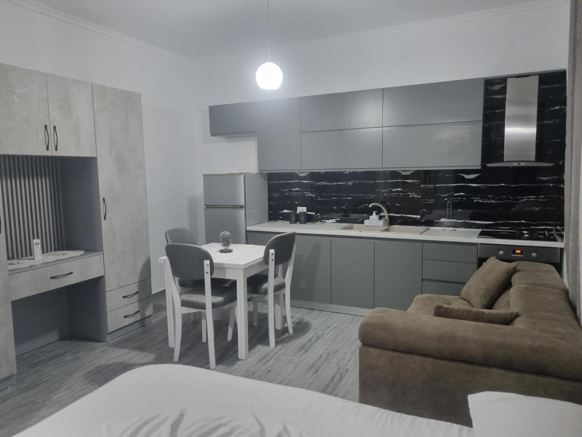Vila Megi-Rent Room Vlorë Esterno foto