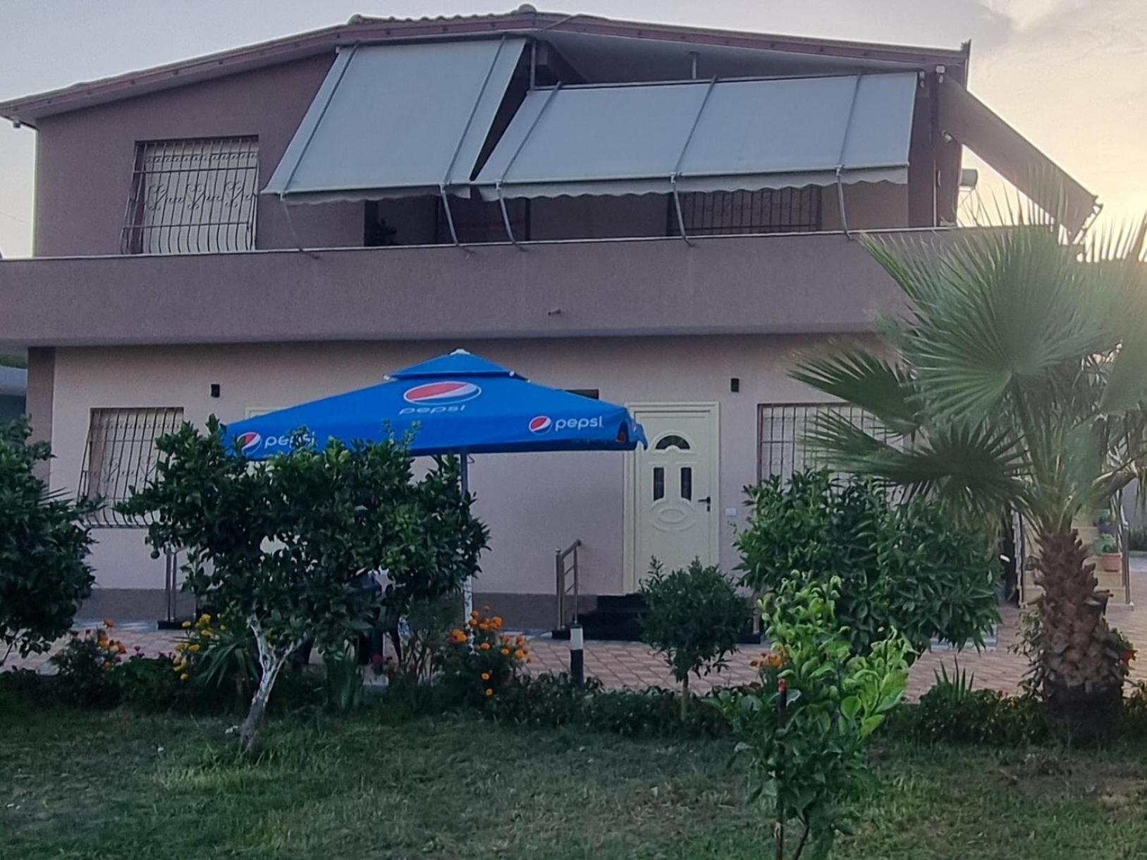 Vila Megi-Rent Room Vlorë Esterno foto
