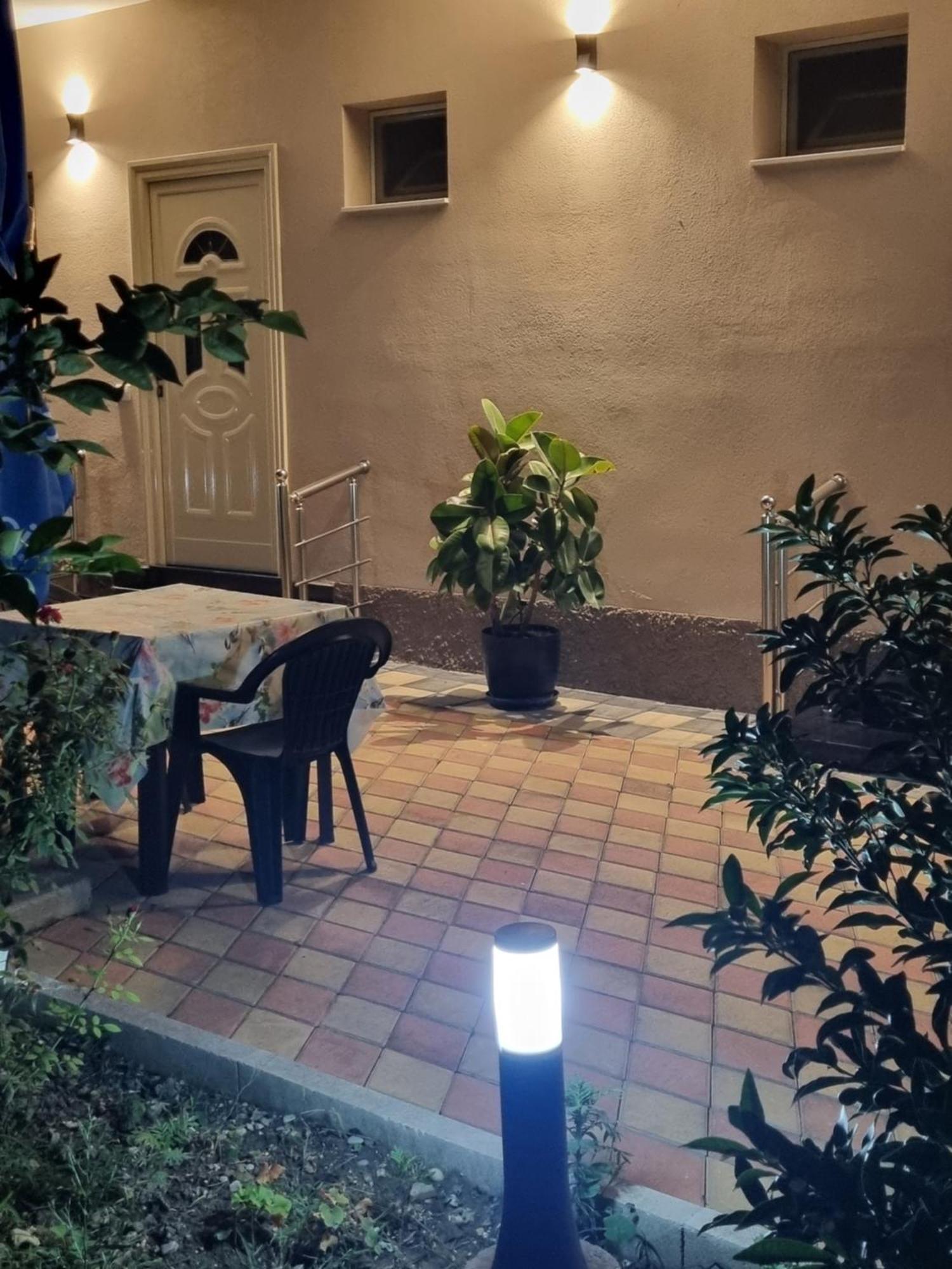 Vila Megi-Rent Room Vlorë Esterno foto